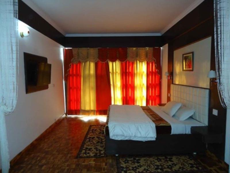Hotel Imperial Palace Manāli Extérieur photo