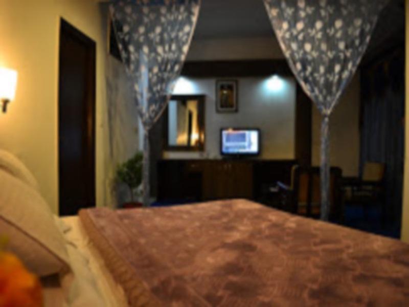 Hotel Imperial Palace Manāli Extérieur photo